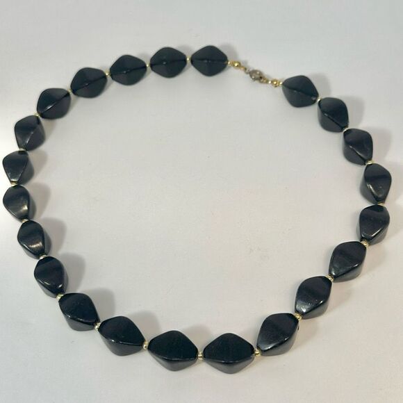 Black beaded necklace - Picture 3 of 6
